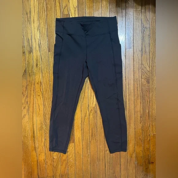 Lululemon Invigorate High-Rise Tight 25"
Black | women’s size 12 - Picture 3 of 9
